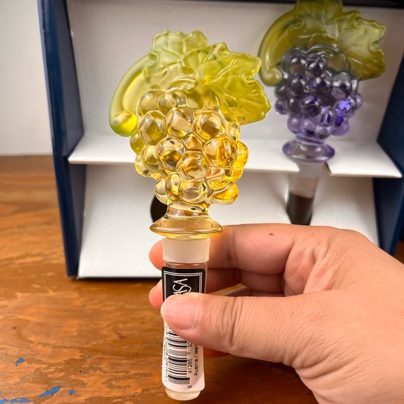 MIKASA Chablis Austrian Lead Crystal Grape Wine Stoppers Vineyard Set Of 2- M - Picture 4 of 12